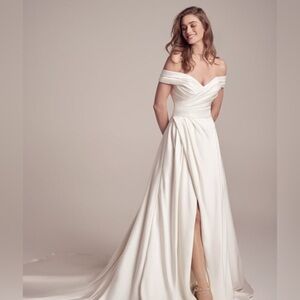 Maggie Sottero Ekaterina Wedding Dress. Brand new!